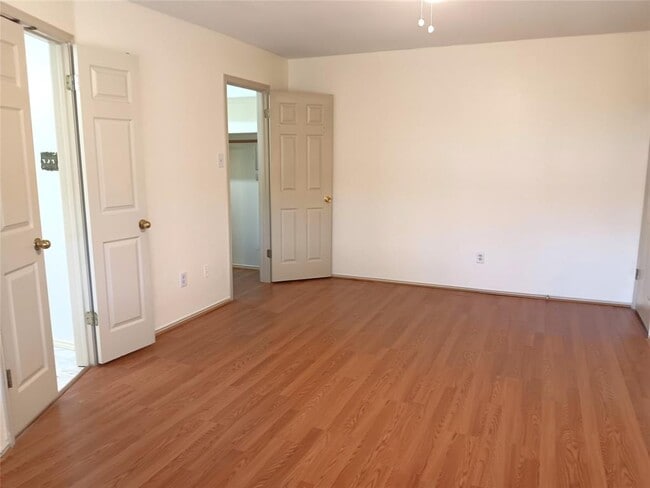 Building Photo - 14645 Montoro Dr