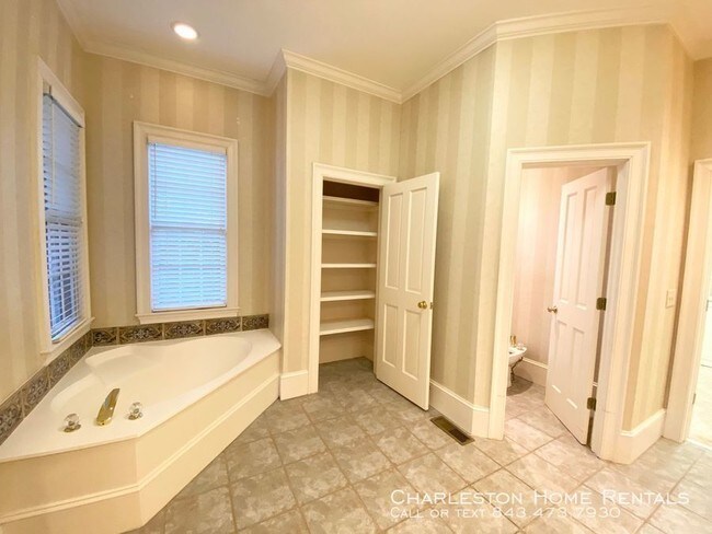 Building Photo - 344 Coinbow Dr