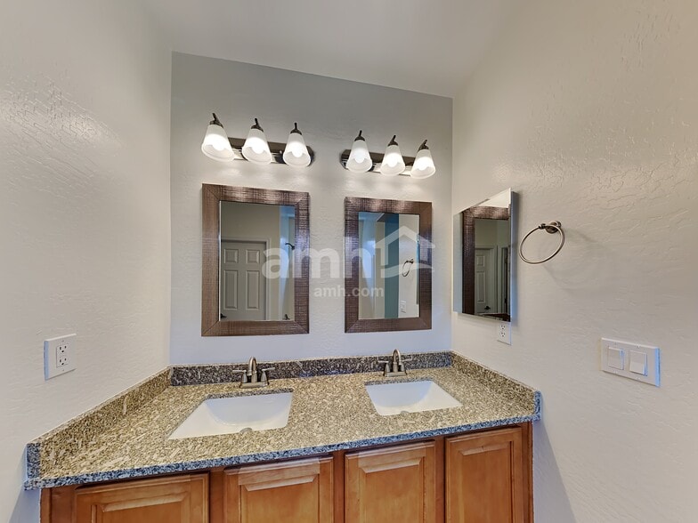 Building Photo - 3628 Aidan Ln