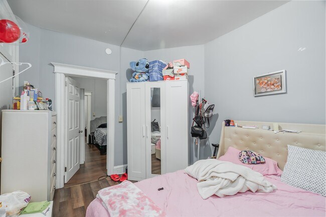 Building Photo - 164 Highland Ave