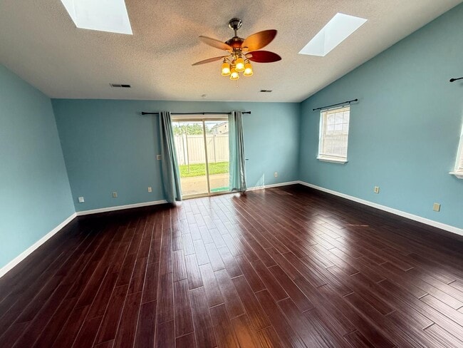 Building Photo - 3416 Alvin Dr