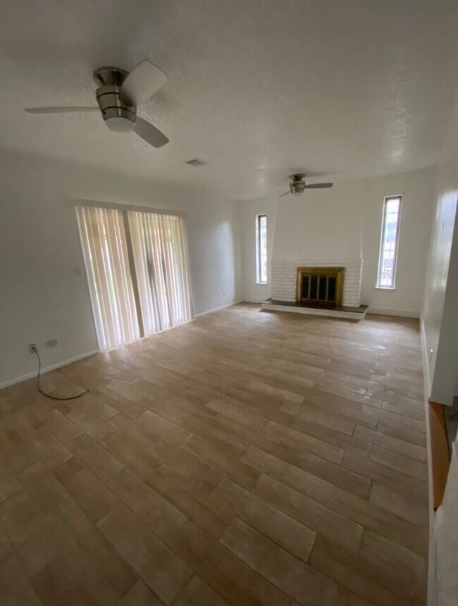 Building Photo - 7105 S McKinley Ave