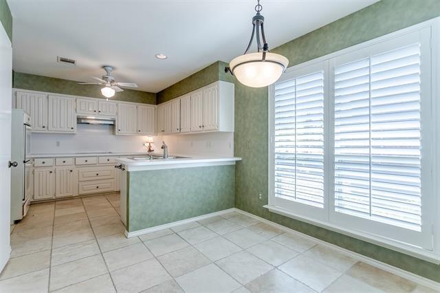 Building Photo - 208 Simmons Dr