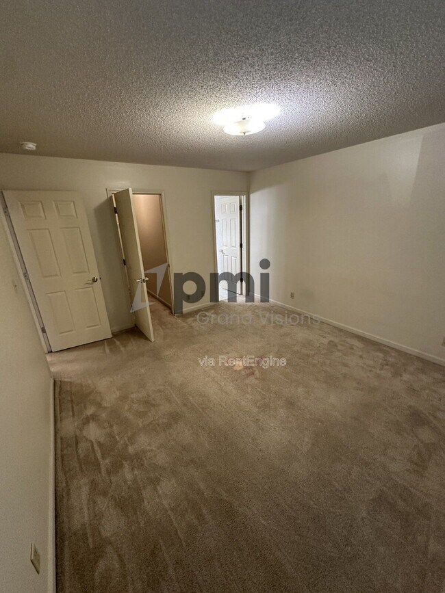 Building Photo - 1308 Arthur Ave