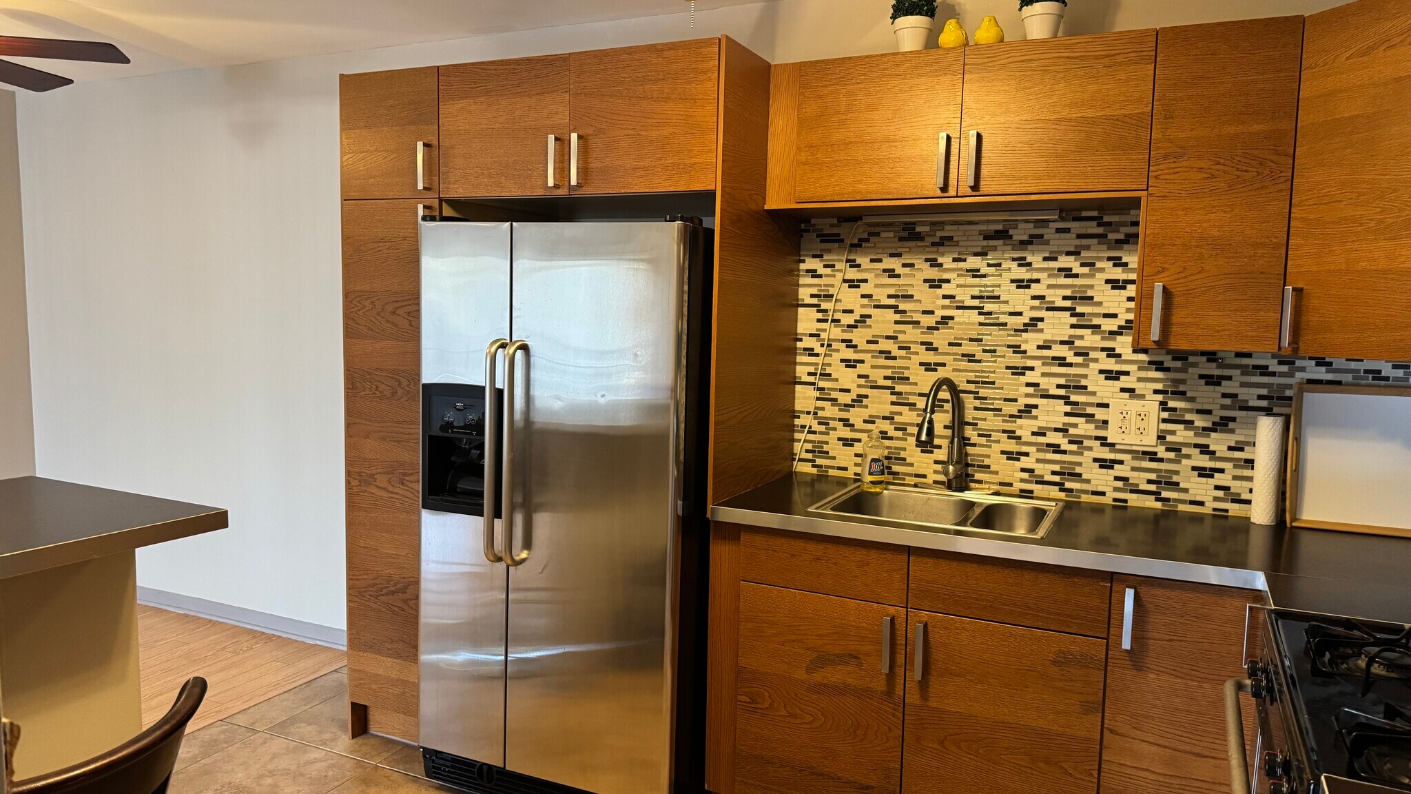 Building Photo - 9S070 Lake Dr