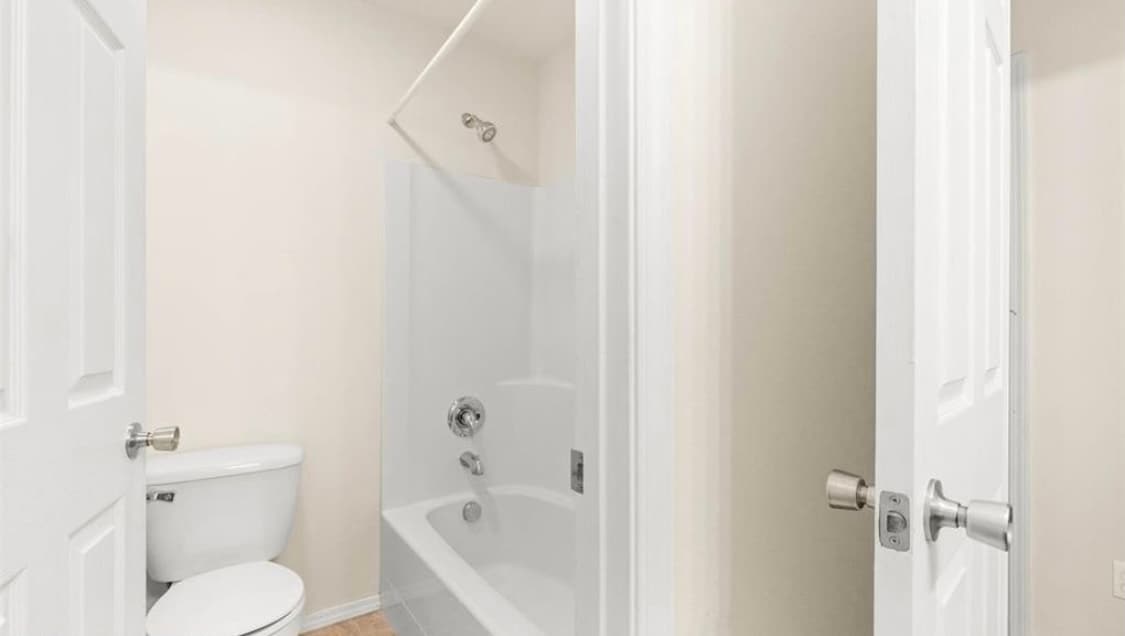 Building Photo - 1120 Longbow Ln