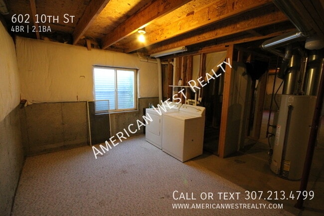 Building Photo - 602 10th St