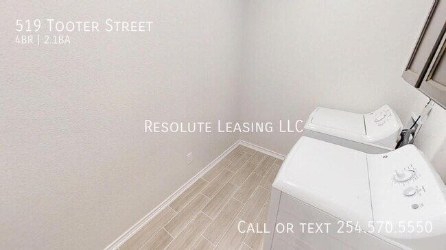 Building Photo - 519 Tooter St