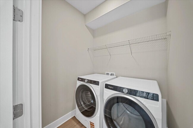 Building Photo - Brand New Luxury Townhome for LEASE