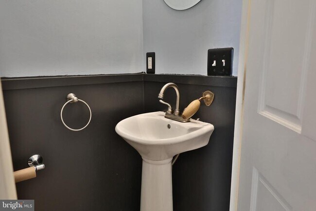 Building Photo - 2805 Poplar St