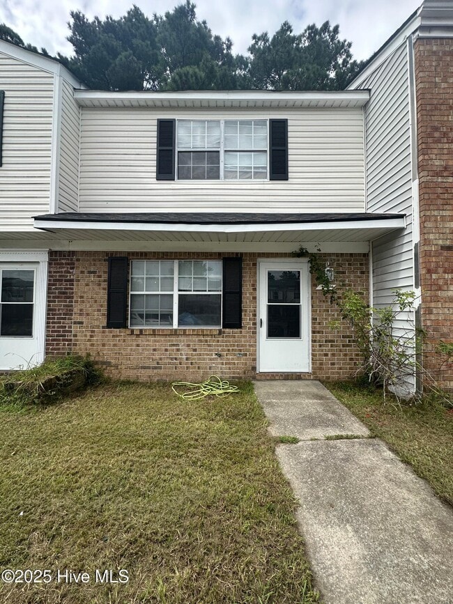 Primary Photo - 412 Myrtlewood Cir