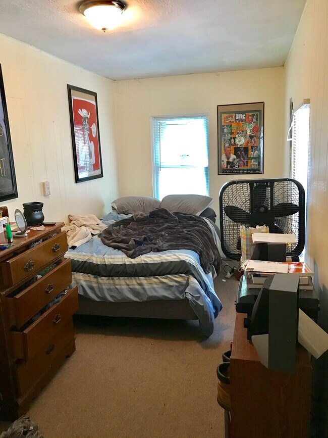 Building Photo - 120.5 Gore Unit 1