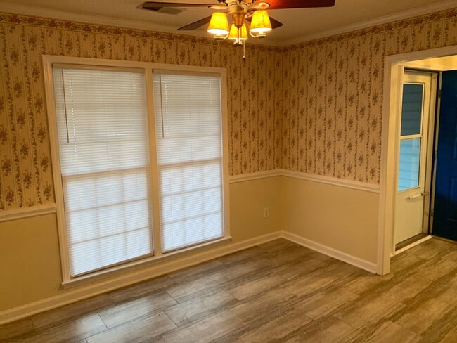 Building Photo - Beautiful Home located in the Brynmoor Com...