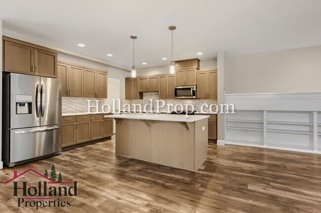 Building Photo - Beautiful 3-Bedroom Home with Fireplace, Modern Kitchen & Private Backyard in Hillsboro