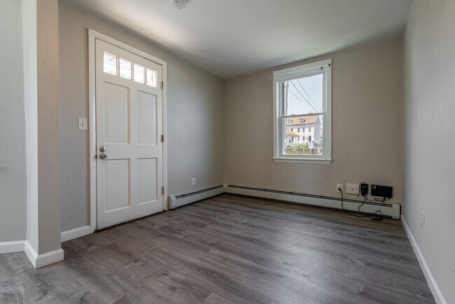 Building Photo - 9 Veto St