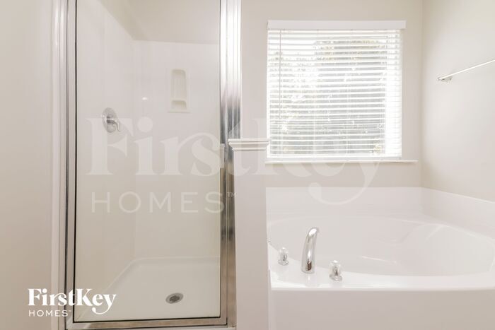 Building Photo - 5461 Emerald Spring Dr
