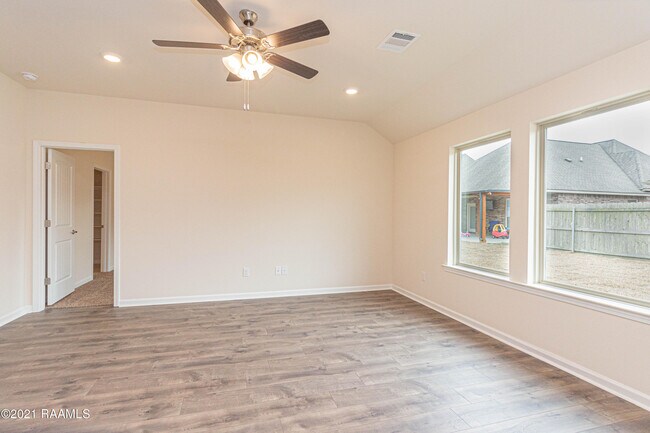 Building Photo - 110 Emerald Star Ln