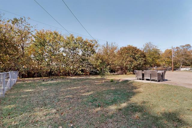 Building Photo - 2320 Bernard St