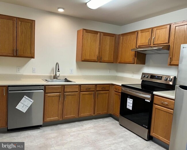 Building Photo - 26 Sequoia Dr