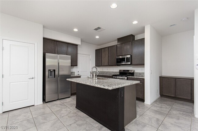 Building Photo - 5319 Wally St