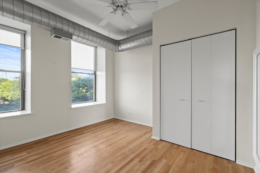Building Photo - 811 S Lytle St