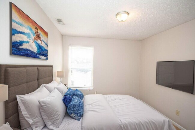 Building Photo - 2383 Layton Ln