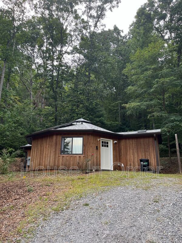 Primary Photo - 50 Rustling Oaks Ln