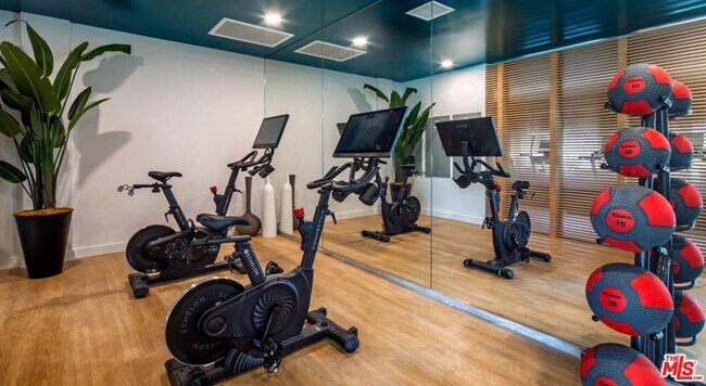 Building Photo - 10375 Washington Blvd