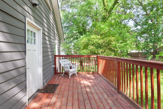 Building Photo - Updated 3bd/2ba Ranch Blocks From Downtown...