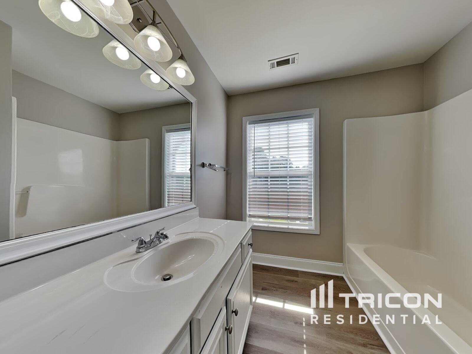 Building Photo - 4556 Bellemeade Dr