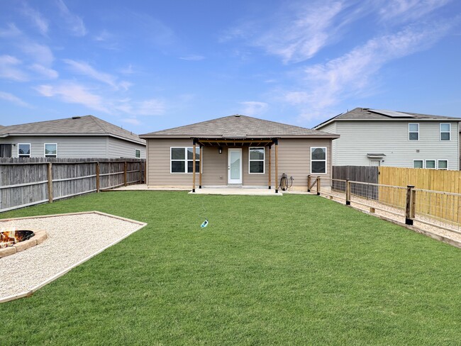 Building Photo - 13019 Heathers Elm