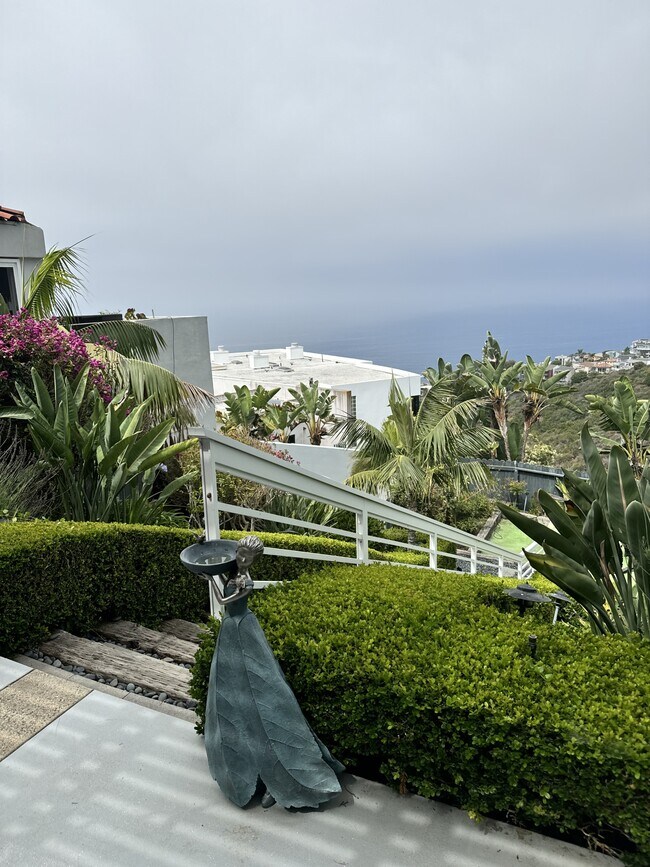 Building Photo - 766 Pelican Dr