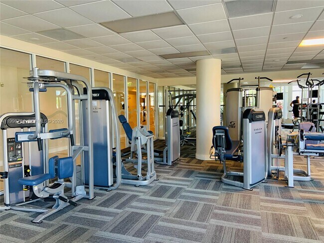 Building Photo - 801 Brickell Key Blvd