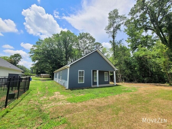 Building Photo - 32 Shamrock Ln
