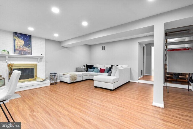 Building Photo - 43982 Choptank Terrace