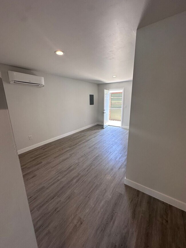 Building Photo - 454 Colin Kelly Dr