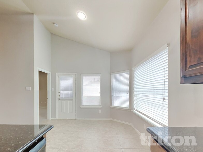 Building Photo - 1212 Ashley Dr