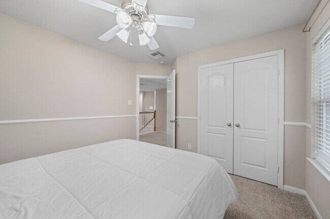 Building Photo - 9431 Thurber Ridge Dr