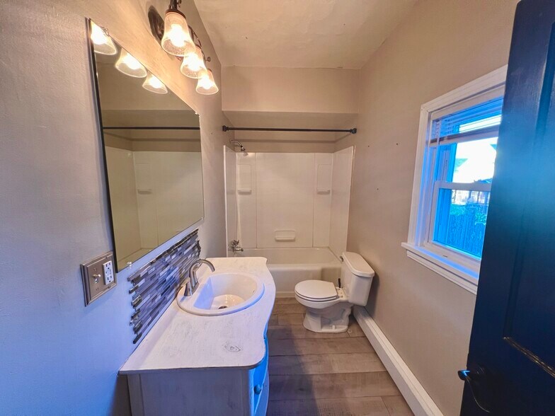 1st Floor Full Bathroom - 1221 Church St