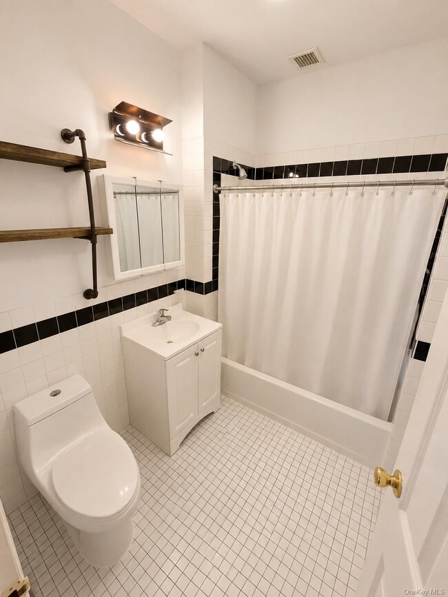 Building Photo - 164 W 122nd St