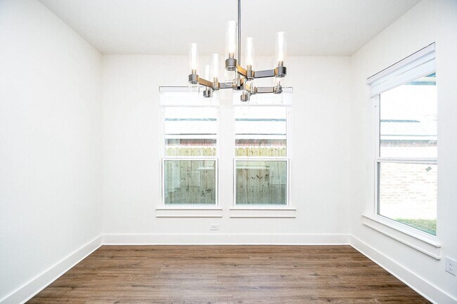 Building Photo - 4101 Victoria