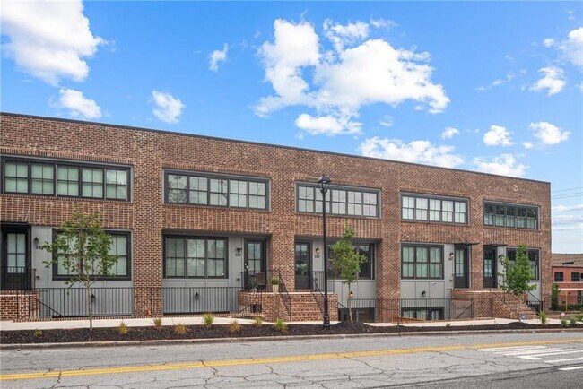 Building Photo - 585 King Arnold St