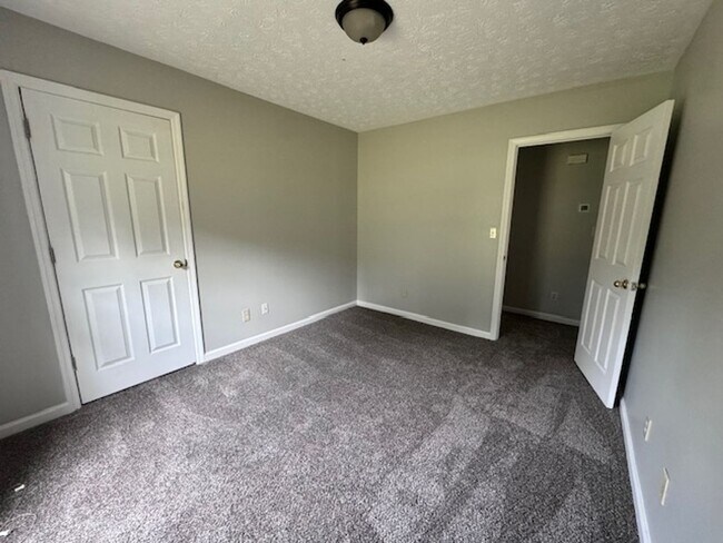 Building Photo - 172 Lakemont Dr