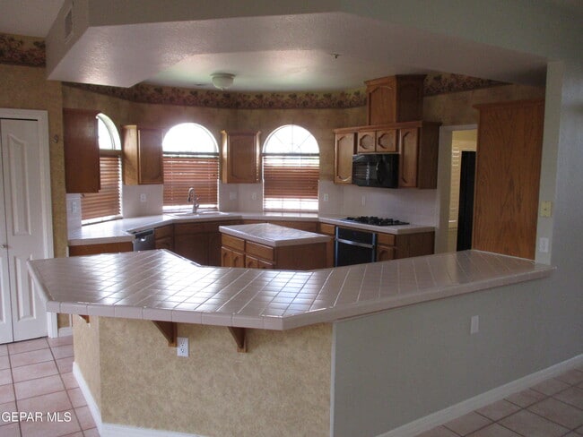 Building Photo - 2030 Paseo Del Prado Dr