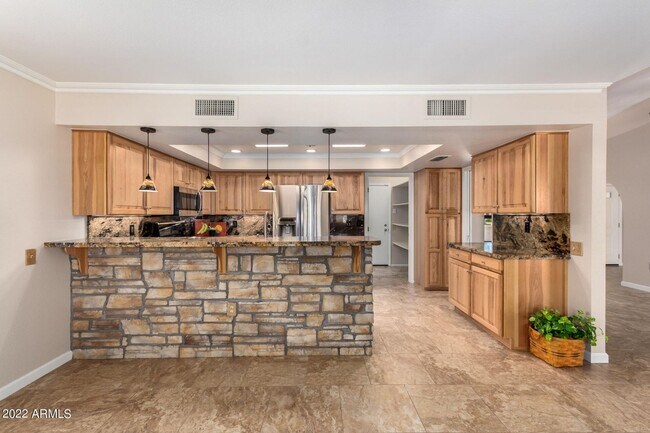 Building Photo - Your Oasis Awaits!