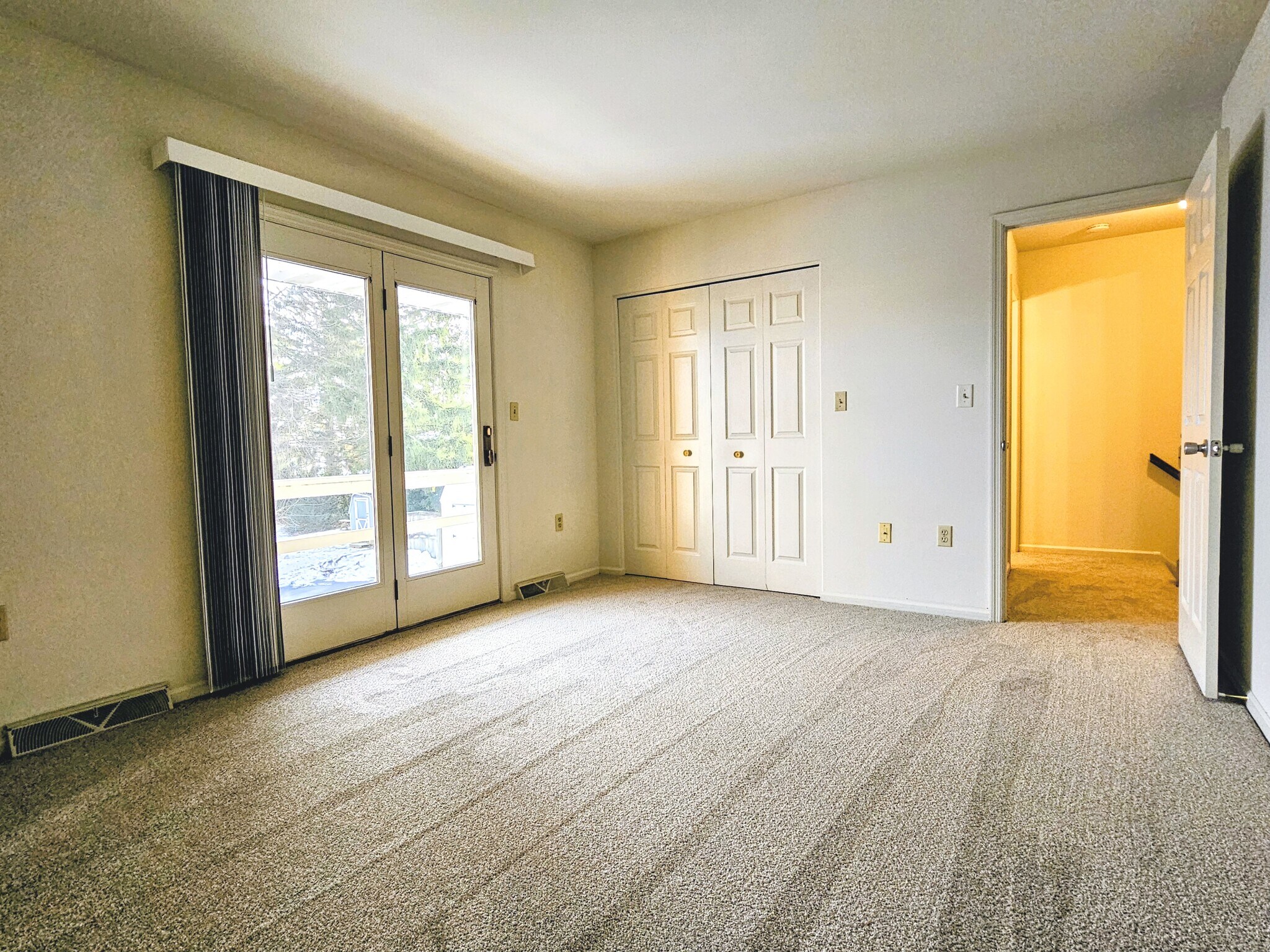 Building Photo - 11 Oriole Dr