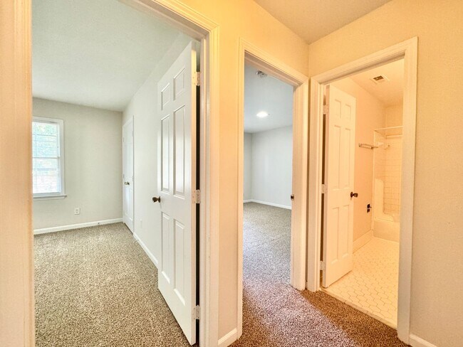 Building Photo - 5127 Lawndale Dr