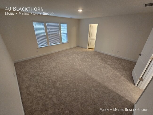 Building Photo - 40 Blackthorn-