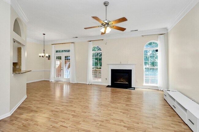 Building Photo - Beautiful 4/3 Home for Rent