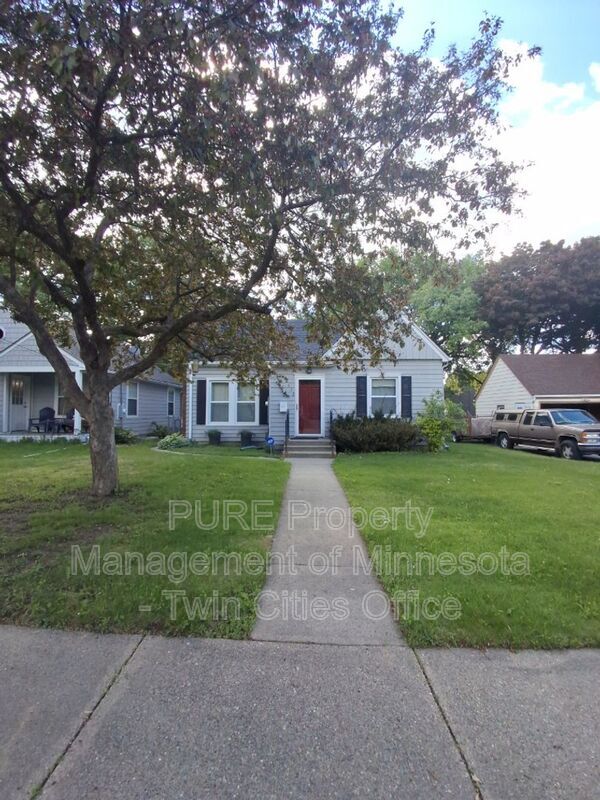 Building Photo - 2632 Toledo Ave S